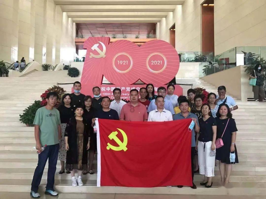 机智问答网页-12123驾驶证期满怎么换证解答你的问题